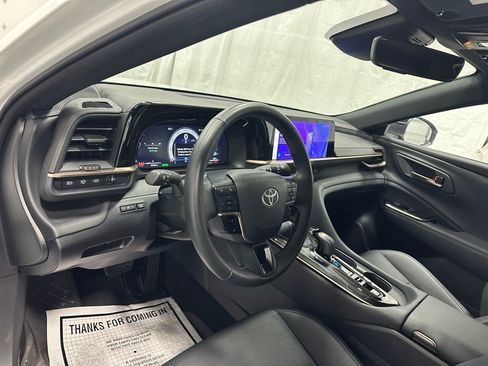 Used 2025 Toyota Crown Signia image 15