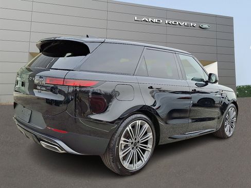New 2026 Land Rover Range Rover Sport SE image 2