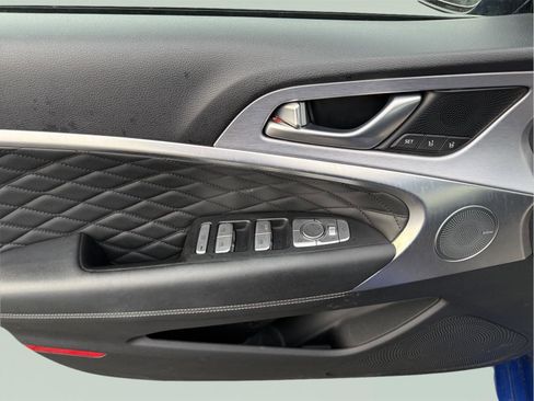 Used 2020 Genesis G70 3.3T w/ Prestige Package image 9