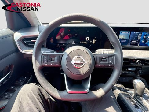 Used 2026 Nissan Kicks SV FWD image 14