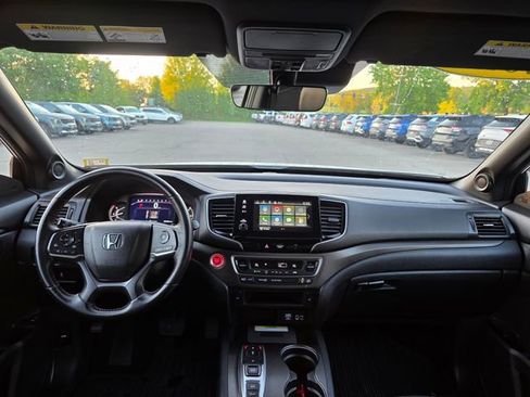 Used 2023 Honda Passport TrailSport image 19