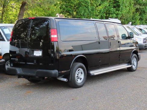 Used 2014 Chevrolet Express 3500 LS RWD image 5