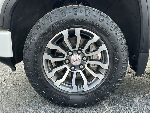 Used 2020 GMC Sierra 1500 AT4 w/ Off-Road Performance Package image 12