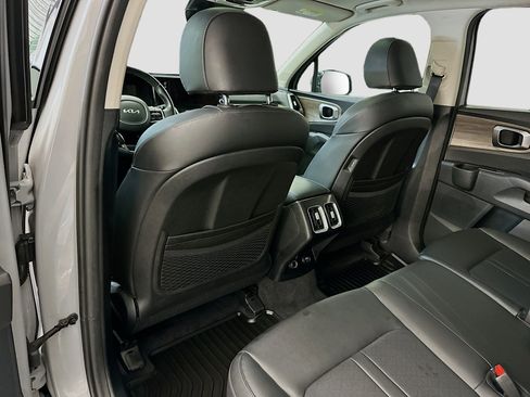 Used 2023 Kia Sorento S w/ Panoramic Sunroof Package AWD/4WD image 29