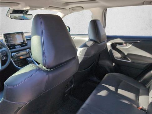 Used 2022 Toyota RAV4 Limited image 16
