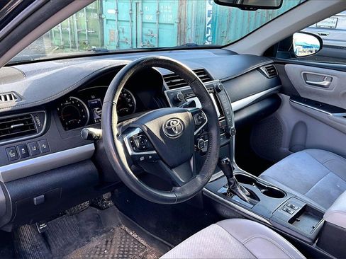 Used 2017 Toyota Camry XSE image 10