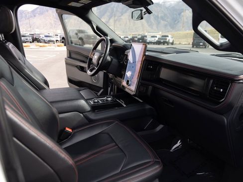 Used 2024 Ford Expedition Max Limited image 23