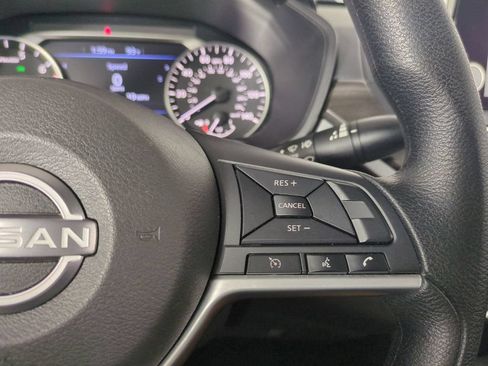 Used 2025 Nissan Altima 2.5 SV FWD image 30