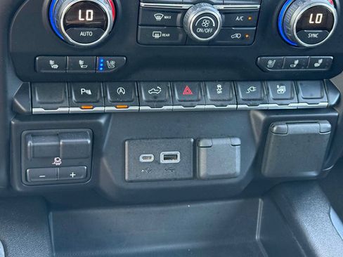 Used 2019 Chevrolet Silverado 1500 LTZ w/ LTZ Plus Package AWD/4WD image 34