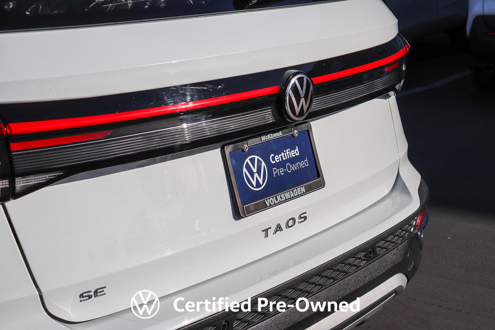 Used 2025 Volkswagen Taos SE FWD image 11