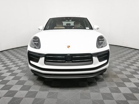 Certified 2025 Porsche Macan image 35