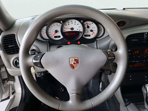 Used 2005 Porsche 911 Carrera image 9