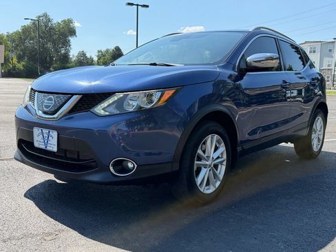 Used 2018 Nissan Rogue Sport SV w/ SV Technology Package AWD/4WD image 11