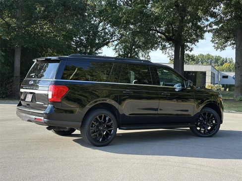 Used 2023 Ford Expedition Max XL AWD/4WD image 3