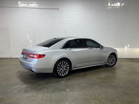 Used 2017 Lincoln Continental Select AWD/4WD image 3