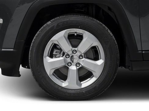 Used 2017 Jeep Compass Latitude w/ Popular Equipment Group AWD/4WD image 14