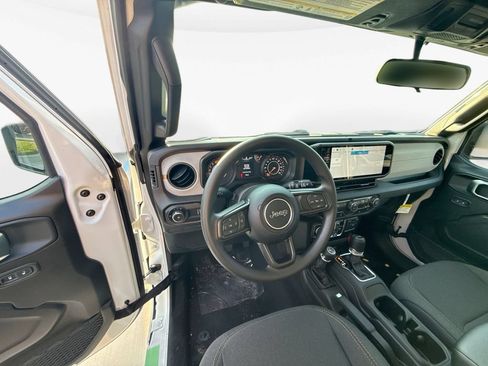 Used 2022 Jeep Wrangler Sport AWD/4WD image 11