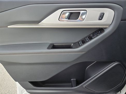 New 2026 Ford Explorer Active image 23