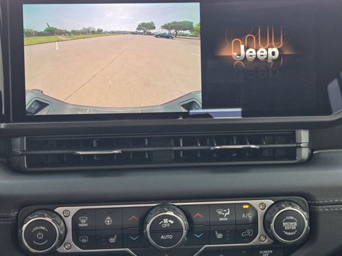 New 2026 Jeep Gladiator Sport AWD/4WD image 21