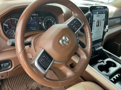 Used 2022 RAM 3500 Laramie AWD/4WD image 9