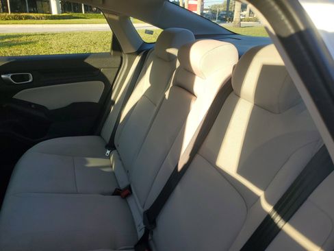 Used 2022 Honda Civic EX image 13