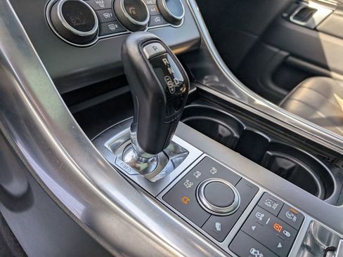 Used 2016 Land Rover Range Rover Sport SE image 22