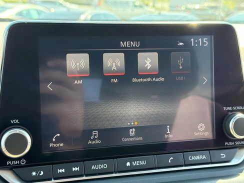 Used 2023 Nissan Rogue SV AWD/4WD image 12