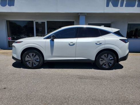 Certified 2025 Nissan Murano SL w/ Cargo Package AWD/4WD image 12