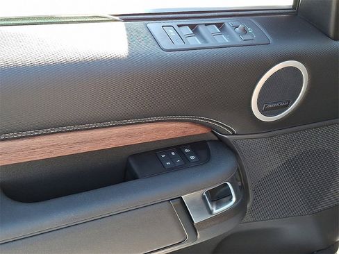 Certified 2025 Land Rover Discovery Dynamic SE image 11