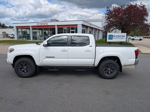 Used 2023 Toyota Tacoma SR5 RWD image 2