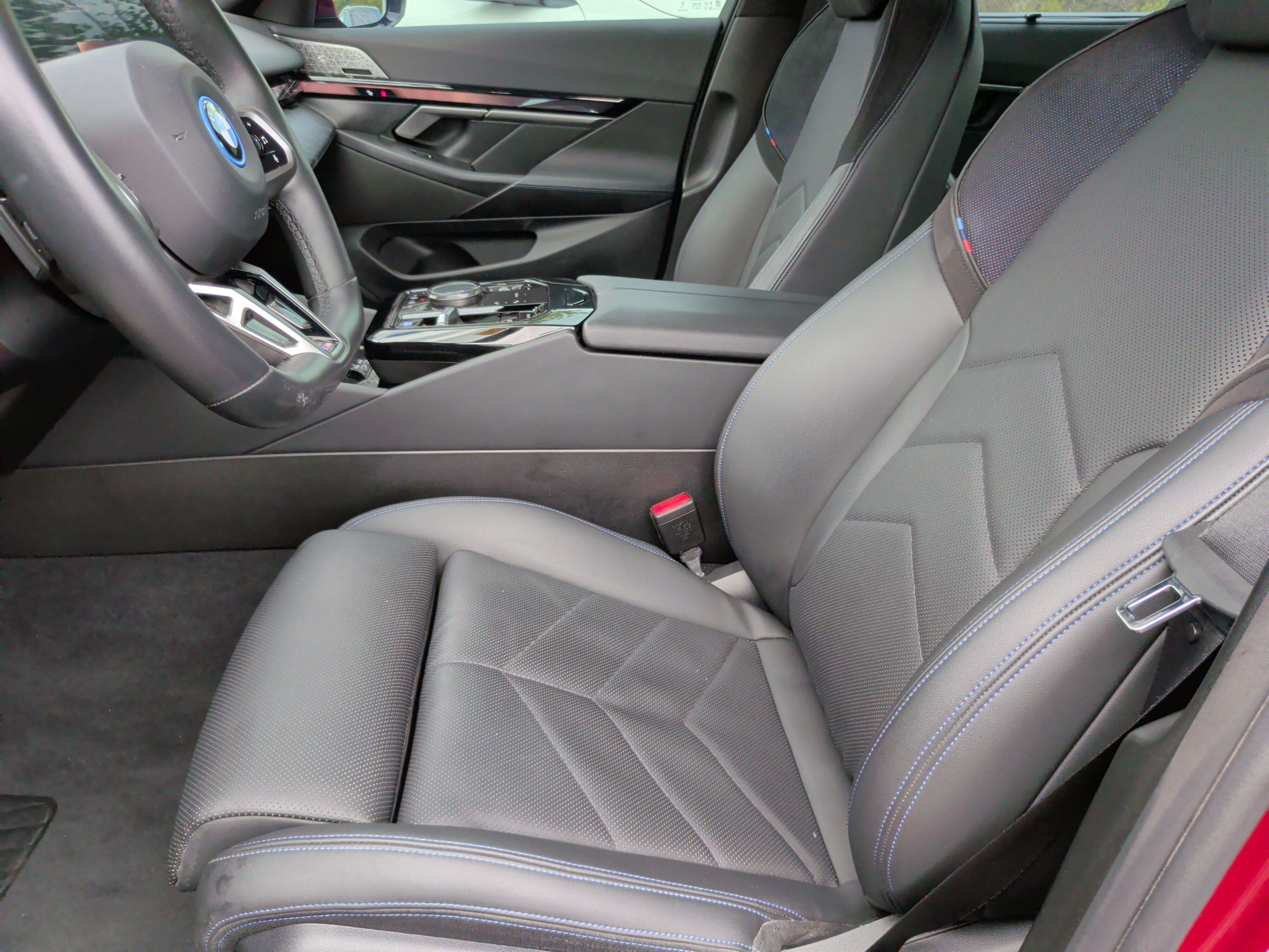Certified 2024 BMW i5 eDrive40i w/ M Sport Package RWD image 25