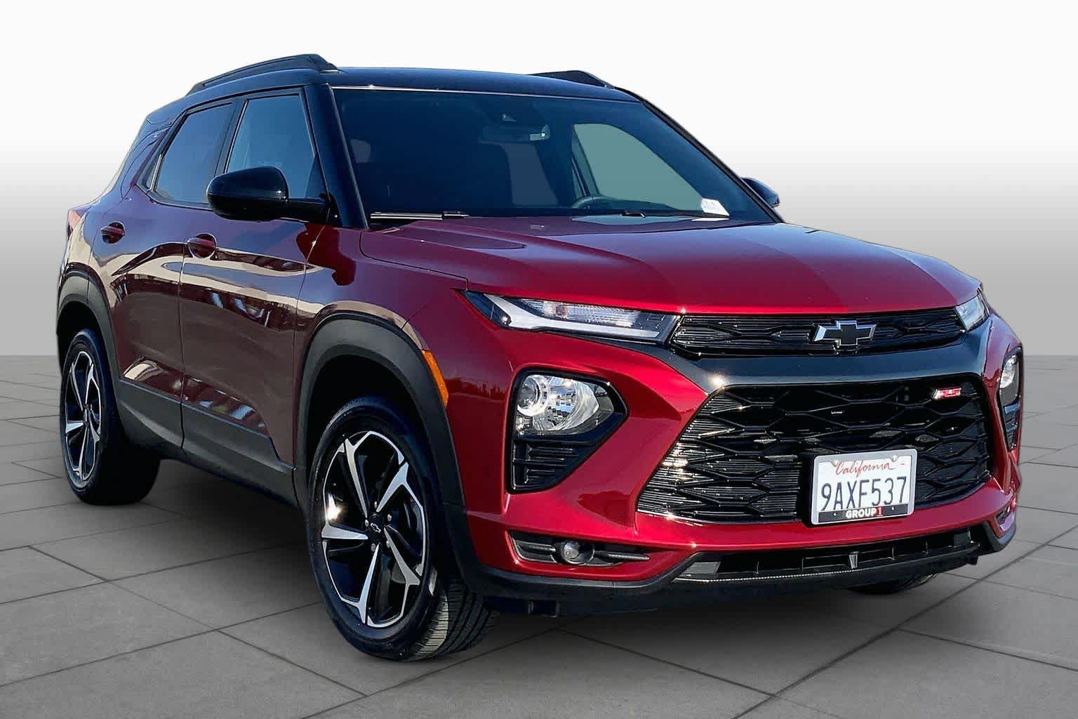 Used 2022 Chevrolet TrailBlazer RS w/ Sun and Liftgate Package AWD/4WD image 2