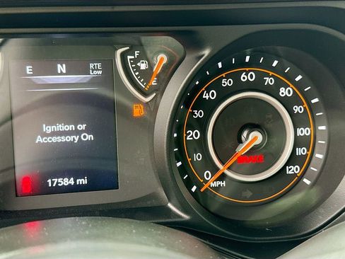 Used 2024 Jeep Gladiator Sport image 39