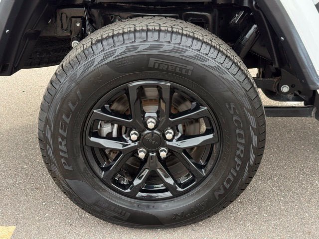 Certified 2022 Jeep Gladiator Sport AWD/4WD image 5