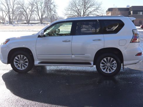 Used 2015 Lexus GX 460 w/ Premium Package image 9