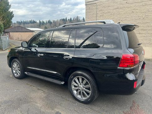 Used 2011 Lexus LX 570 4WD w/ Luxury Pkg image 7