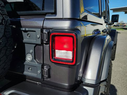 Used 2021 Jeep Wrangler Unlimited Rubicon w/ Xtreme Recon 35" Tire Package image 29