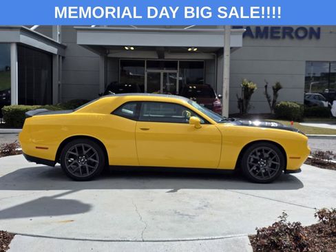 Used 2017 Dodge Challenger T/A RWD image 41