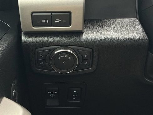 Used 2018 Ford F150 Lariat w/ Equipment Group 502A Luxury AWD/4WD image 28