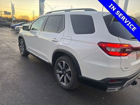 Used 2025 Honda Pilot Elite image 12