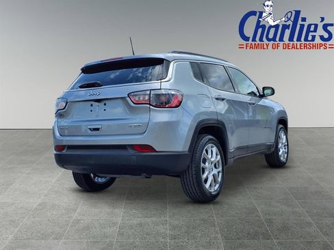 Used 2022 Jeep Compass Latitude image 13