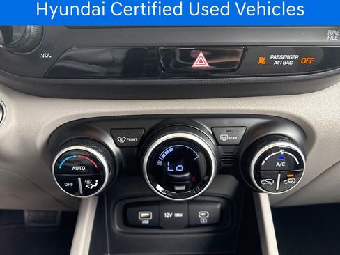 Certified 2025 Hyundai Venue SEL FWD image 27
