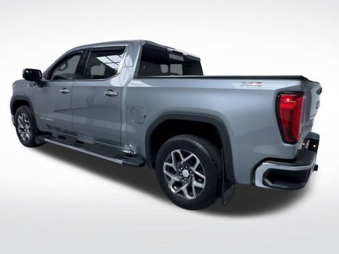 Used 2023 GMC Sierra 1500 SLT w/ SLT Premium Package AWD/4WD image 9