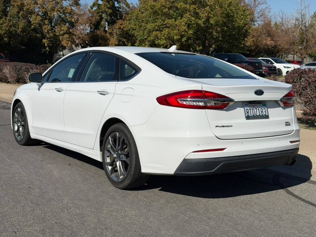Used 2020 Ford Fusion SEL FWD image 3
