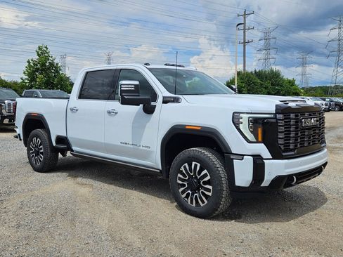 New 2026 GMC Sierra 2500 Denali Ultimate AWD/4WD image 8