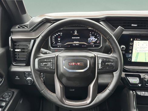 Used 2025 GMC Sierra 2500 AT4 image 12