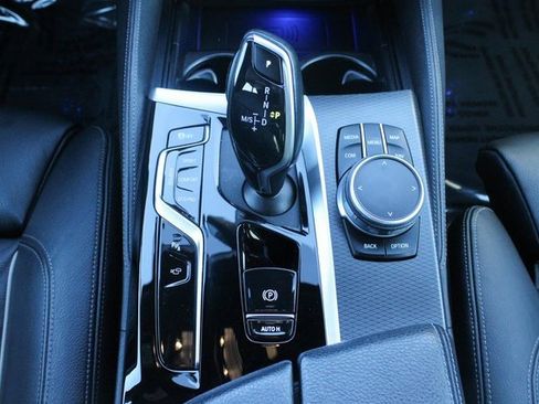 Used 2021 BMW M550i xDrive image 19