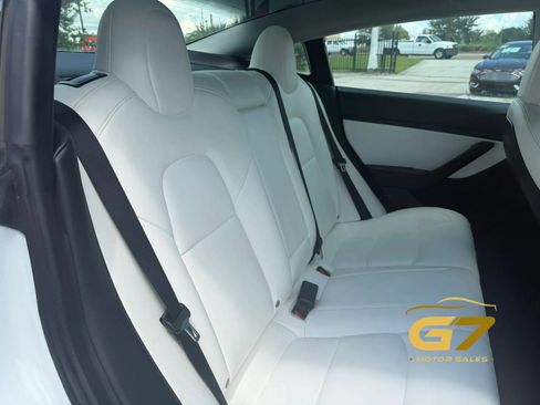 Used 2020 Tesla Model 3 Standard Range Plus RWD image 11
