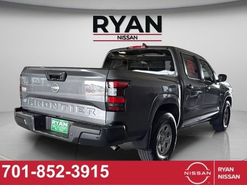 Used 2024 Nissan Frontier S w/ Technology Package RWD image 3