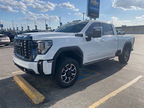 Used 2024 GMC Sierra 2500 Denali Ultimate image 2